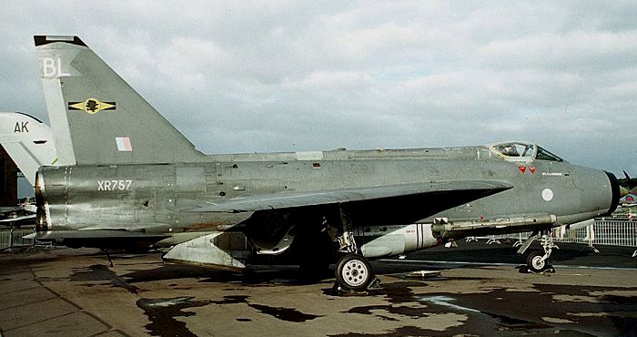 Xr757prm11bl.jpg (54066 bytes)