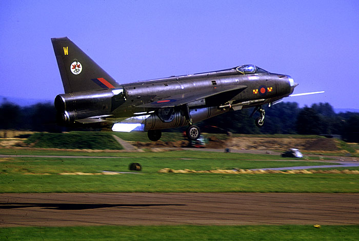 xn727tw.jpg (73712 bytes)