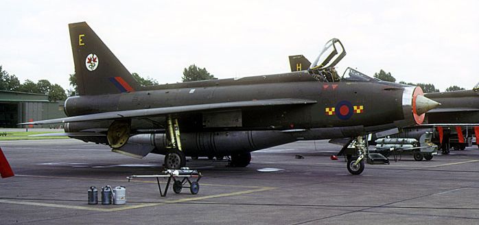 xn773tw.jpg (39617 bytes)