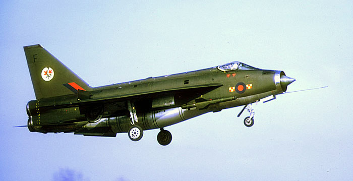 xn774tw.jpg (44104 bytes)