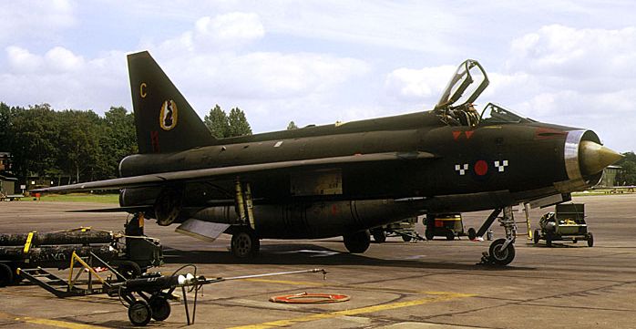 xn776tw.jpg (50986 bytes)