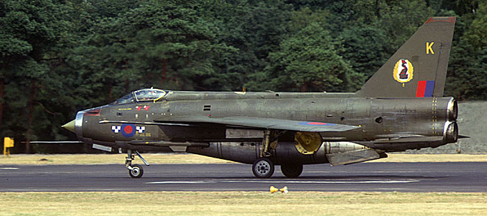 xn777tw.jpg (74453 bytes)