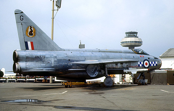 xn779twc.jpg (78486 bytes)