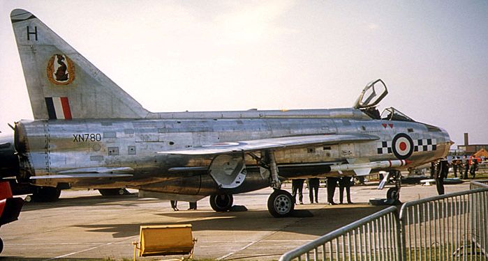 xn780tw.jpg (54130 bytes)