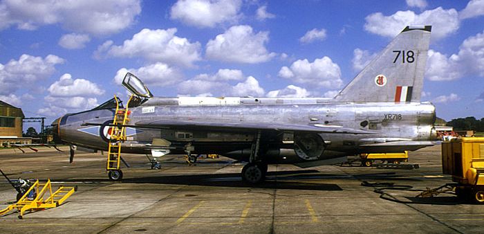 xr718tw2t.jpg (55000 bytes)