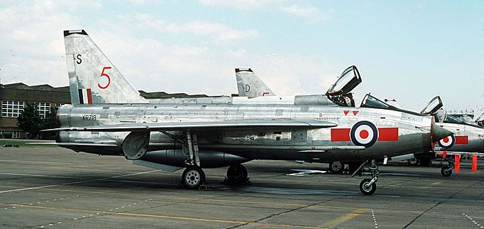 xr718tw5s.jpg (49303 bytes)