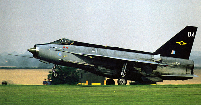 xr725ba.jpg (85030 bytes)