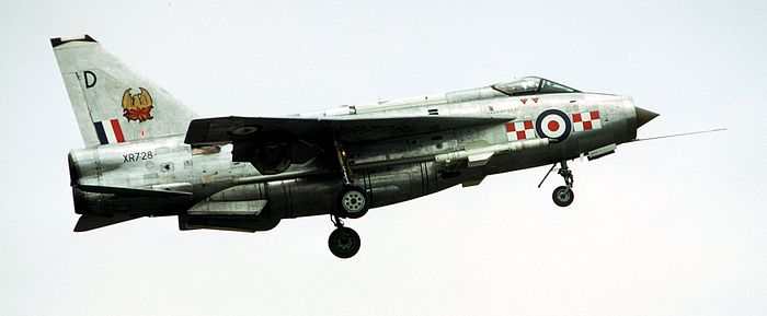 xr728tw56.jpg (24569 bytes)