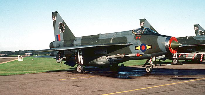 xr728twba.jpg (49686 bytes)