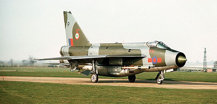 xr747twc.jpg (47906 bytes)