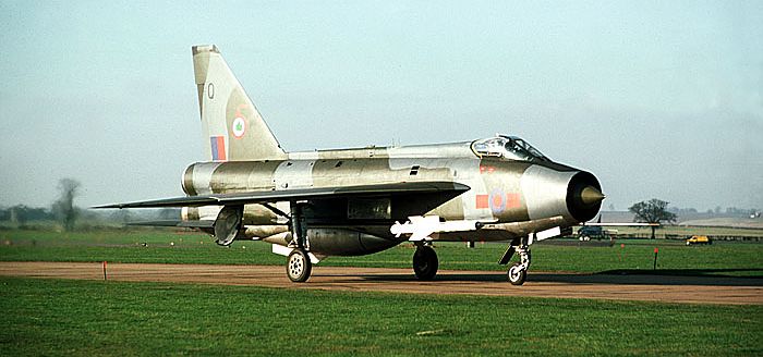 xr749tw.jpg (47818 bytes)