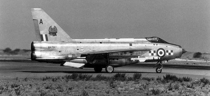 xr761prm.jpg (41234 bytes)