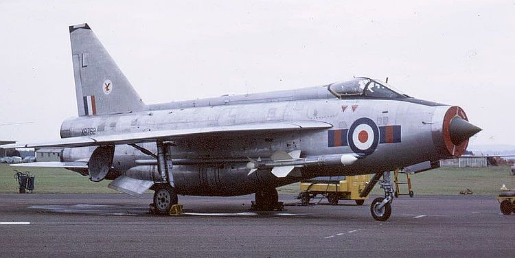 xr762dp.jpg (50158 bytes)