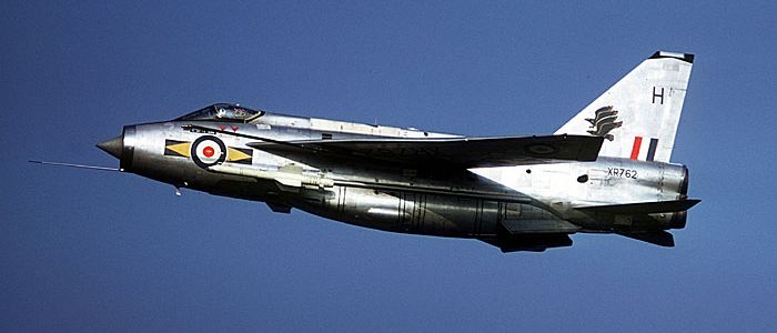 xr762tw.jpg (29638 bytes)