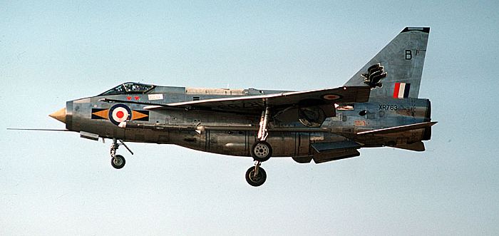 xr763tw.jpg (37712 bytes)