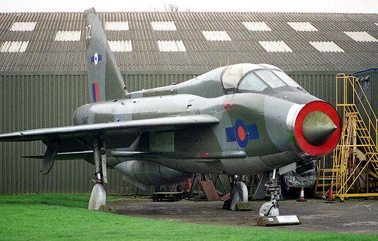 xs417gal.jpg (99144 bytes)
