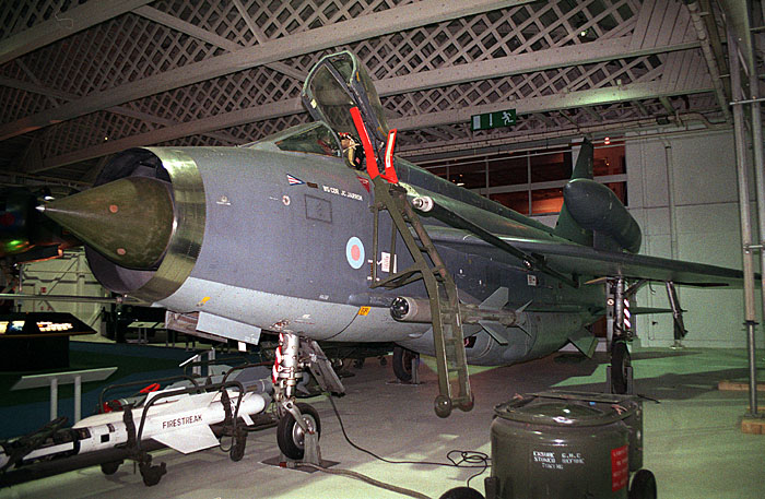 xs925gal.jpg (116184 bytes)