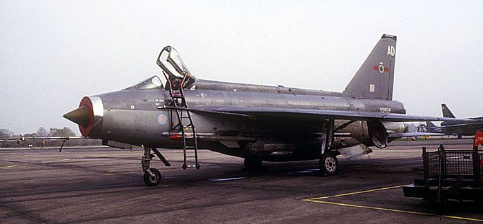xs928twad.jpg (41822 bytes)